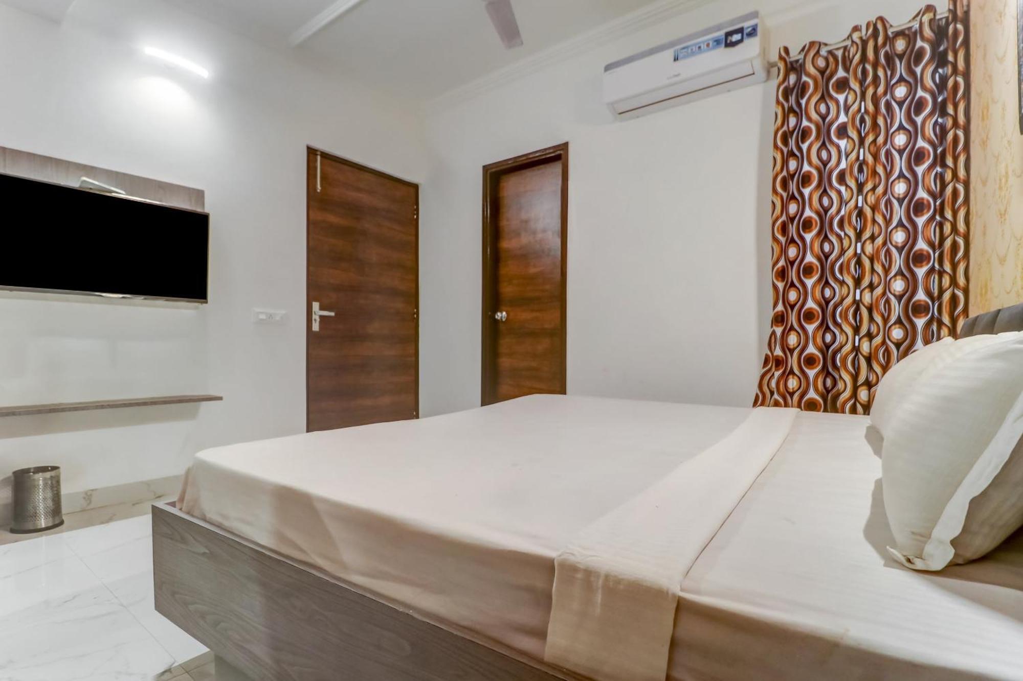 Townhouse Hotel Ludhiana Buitenkant foto