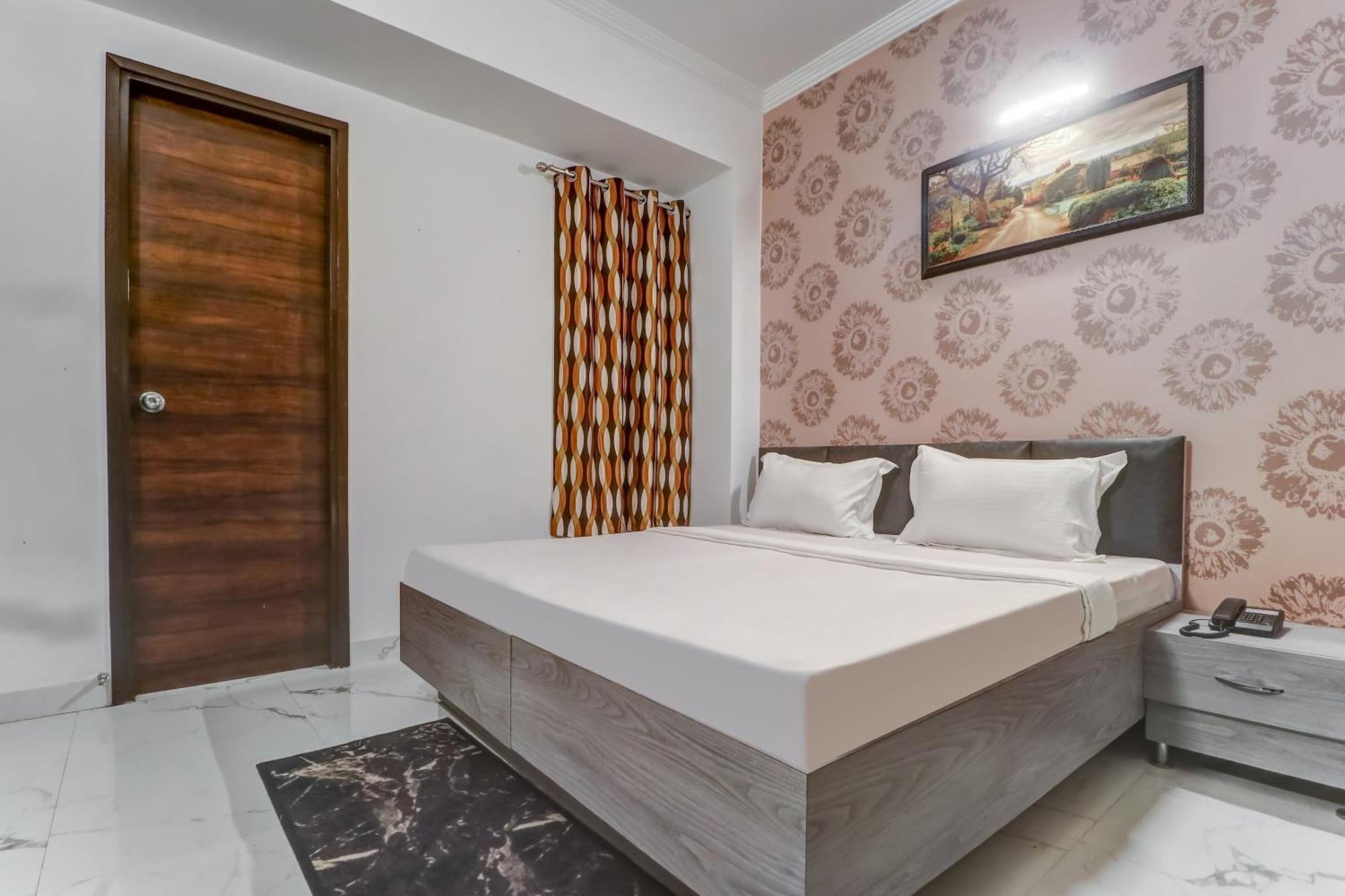 Townhouse Hotel Ludhiana Buitenkant foto
