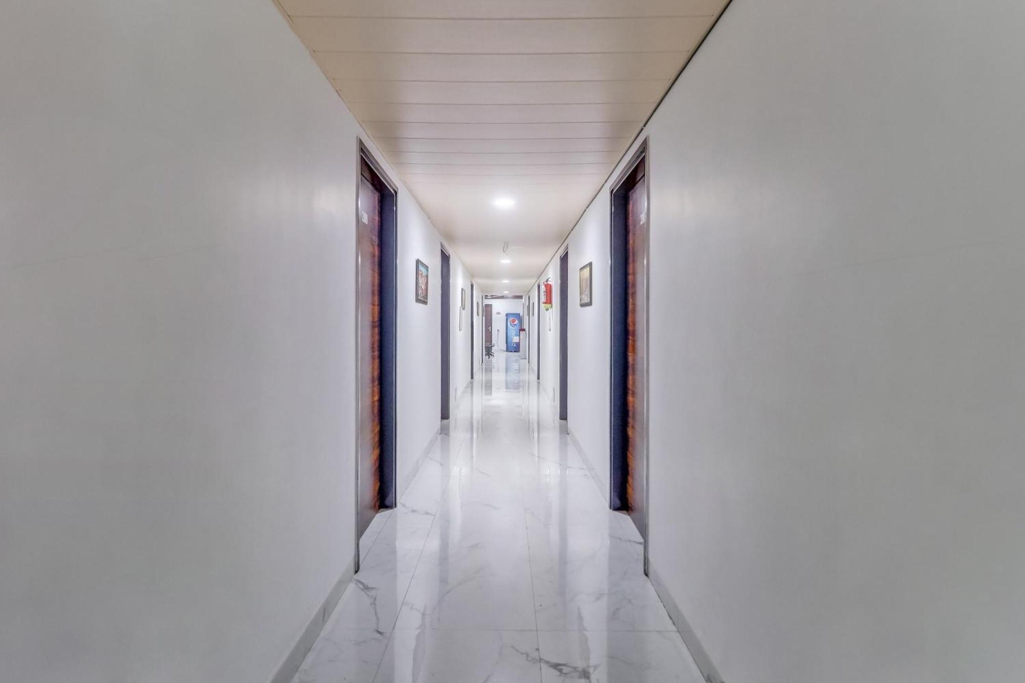 Townhouse Hotel Ludhiana Buitenkant foto