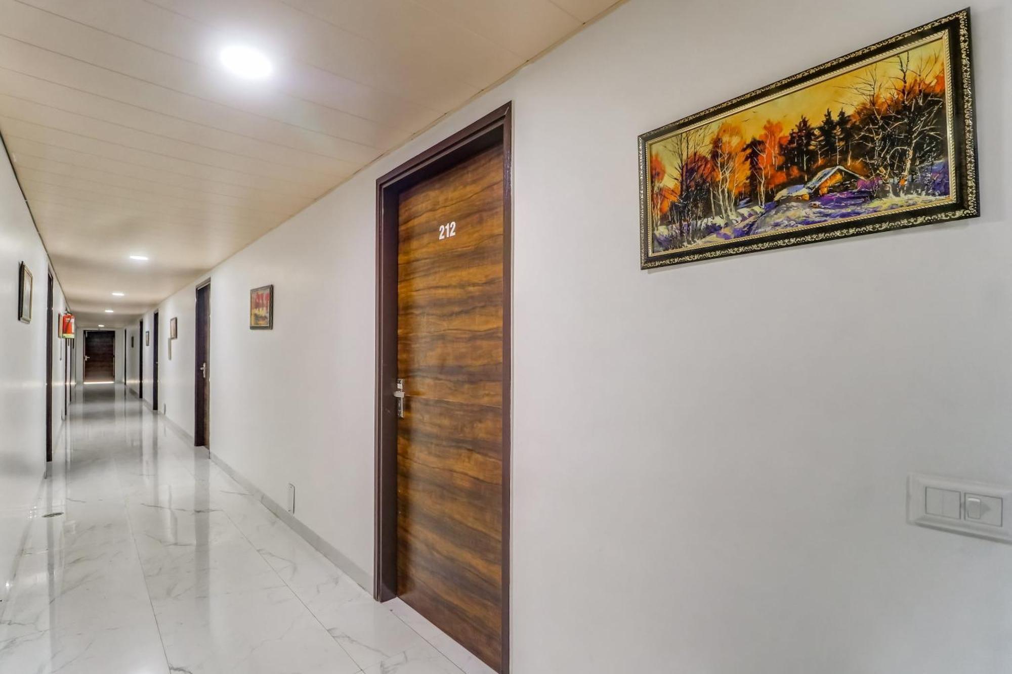 Townhouse Hotel Ludhiana Buitenkant foto