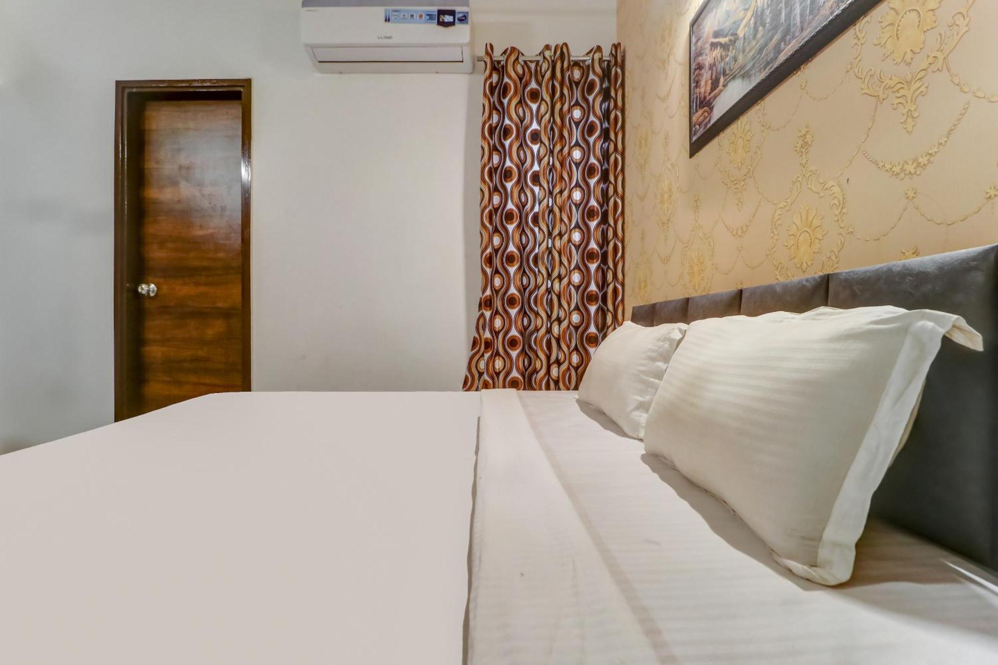 Townhouse Hotel Ludhiana Buitenkant foto