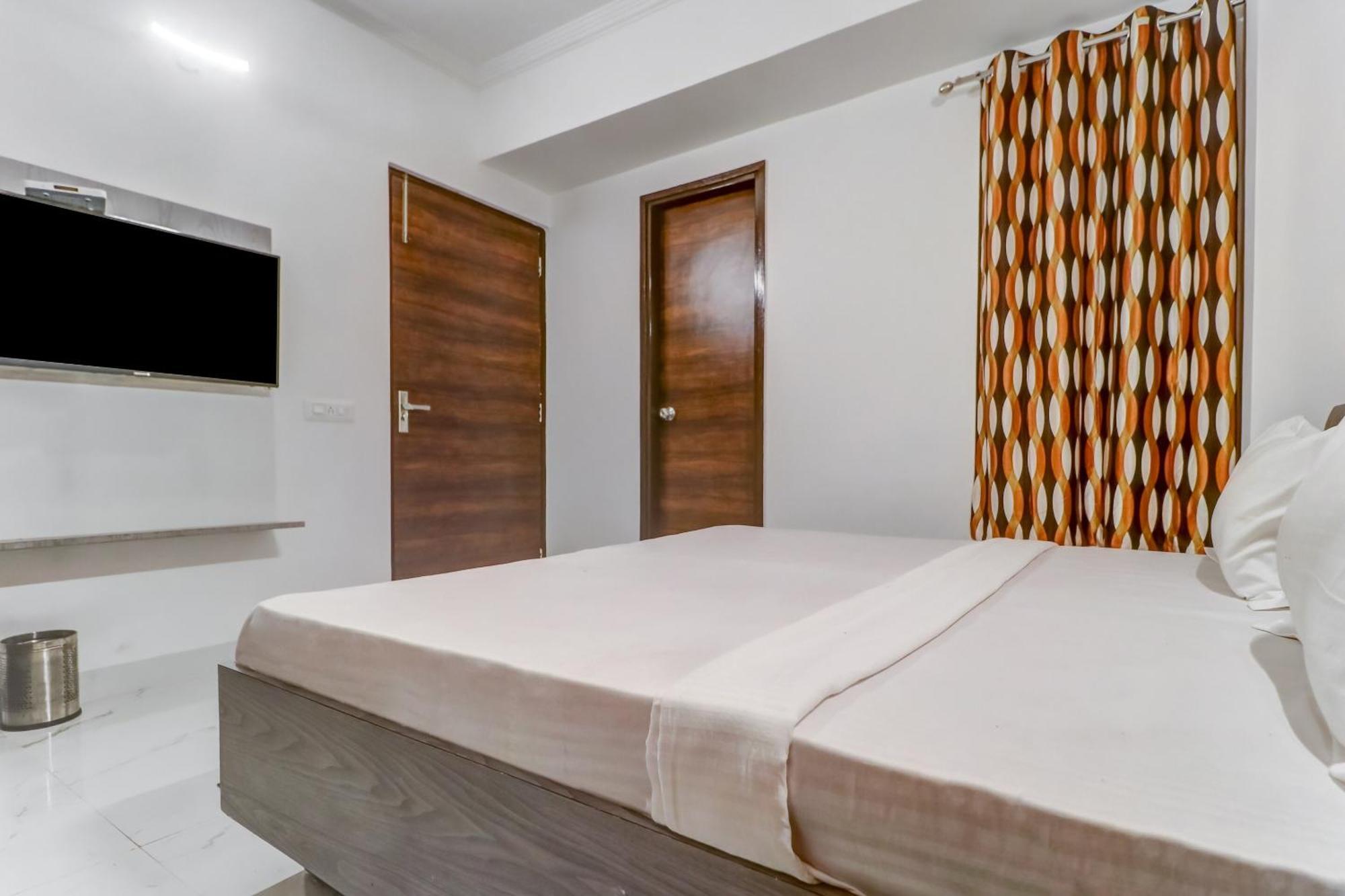Townhouse Hotel Ludhiana Buitenkant foto